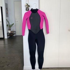 Brand New Women’s 3/2 O’Neil Wetsuit